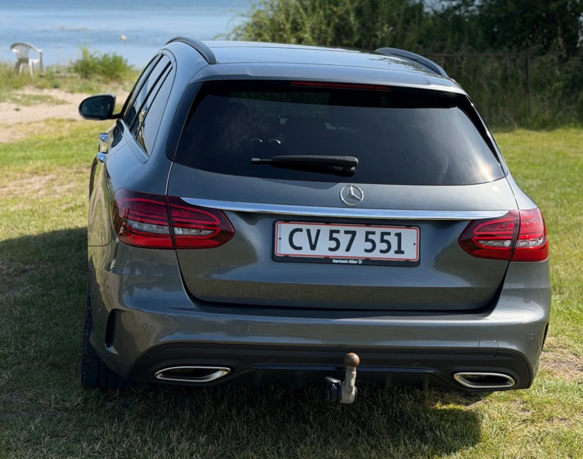 Grå Mercedes C200 fra 2020