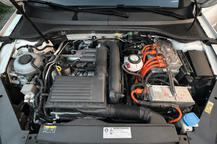 Hvid VW Passat fra 2020