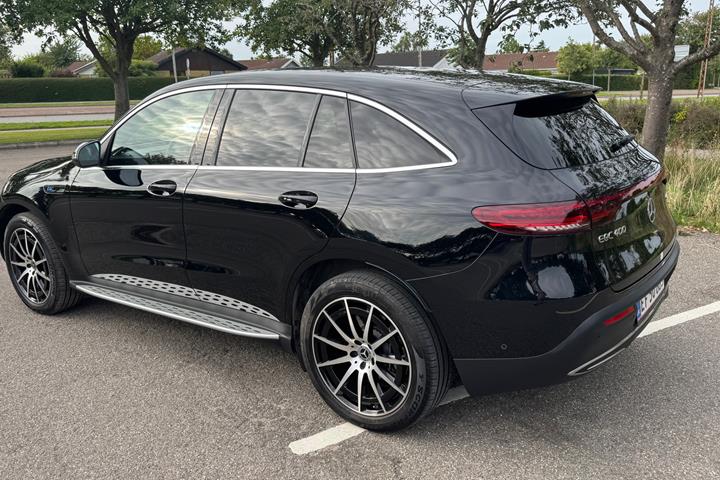 Sort Mercedes EQC400 fra 2023