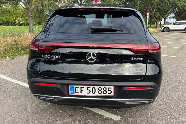 Sort Mercedes EQC400 fra 2023
