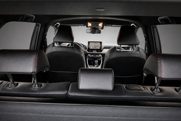 Grå Toyota RAV4 fra 2021