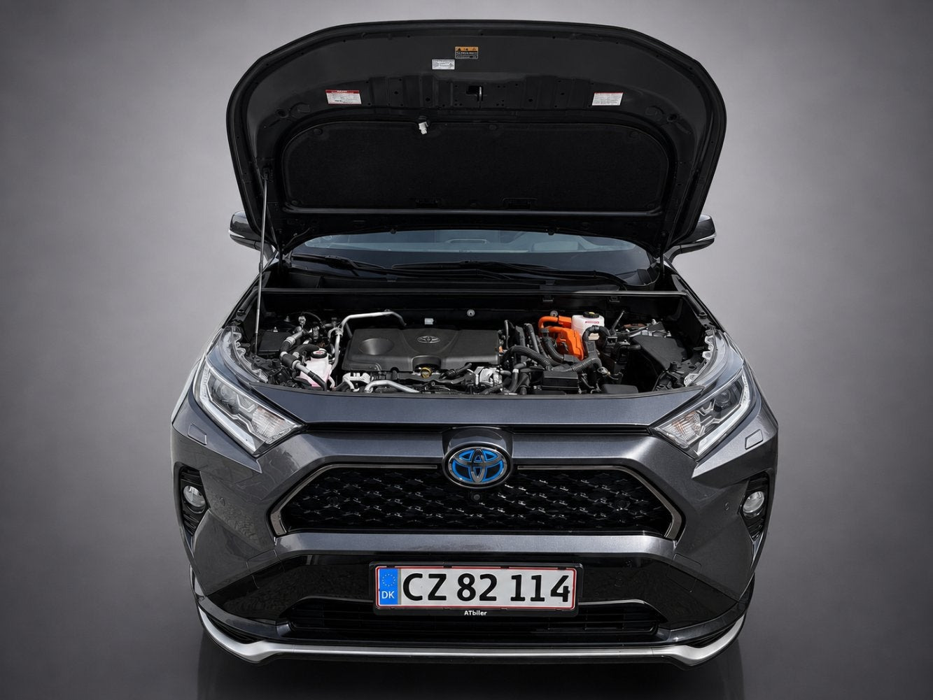 Grå Toyota RAV4 fra 2021