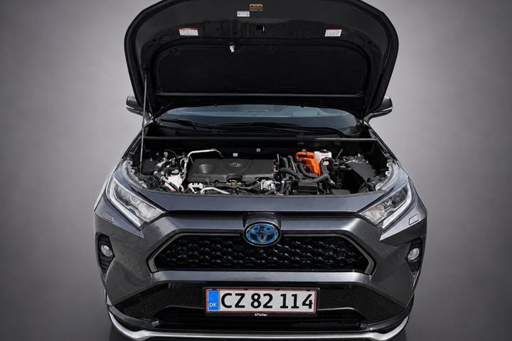 Grå Toyota RAV4 fra 2021
