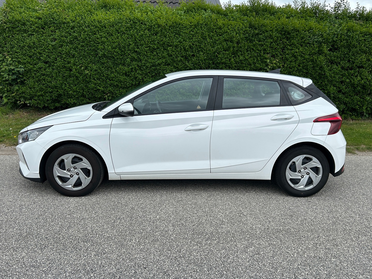 Hvid Hyundai i20 fra 2022