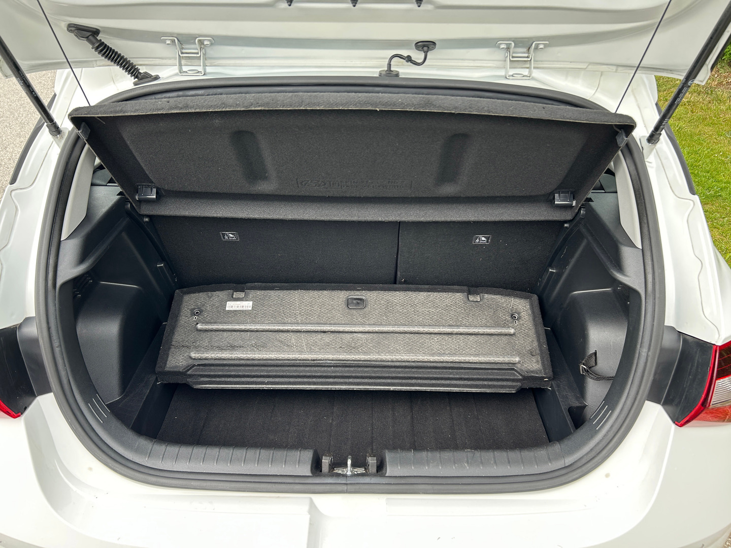 Hvid Hyundai i20 fra 2022