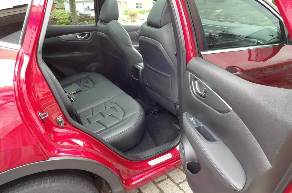 Rød Nissan Qashqai fra 2018