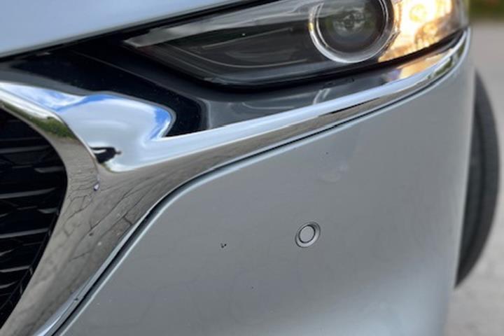 Grå Mazda 3 fra 2020