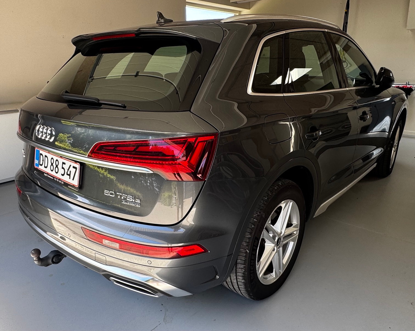 Grå Audi Q5 fra 2021
