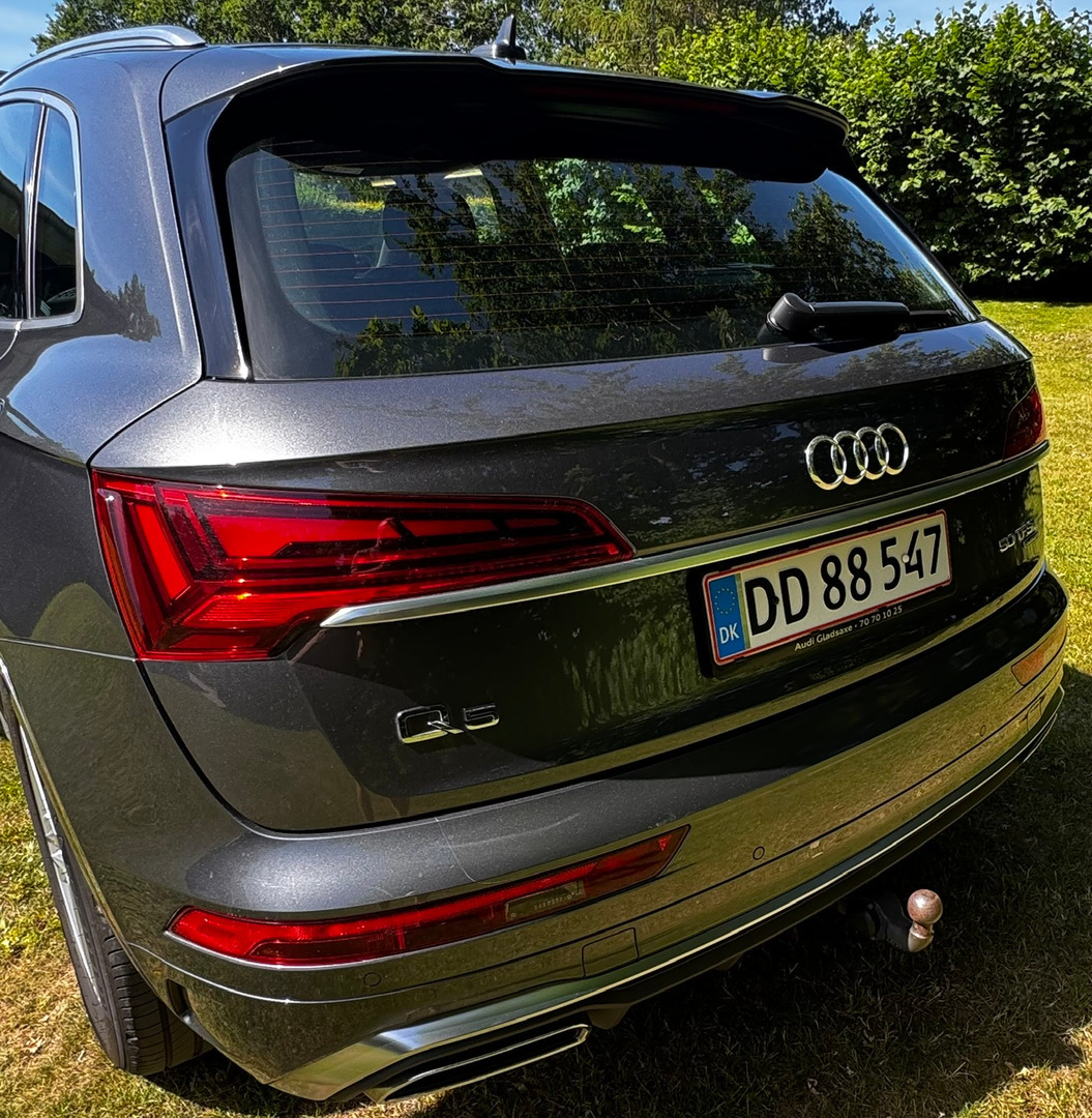 Grå Audi Q5 fra 2021