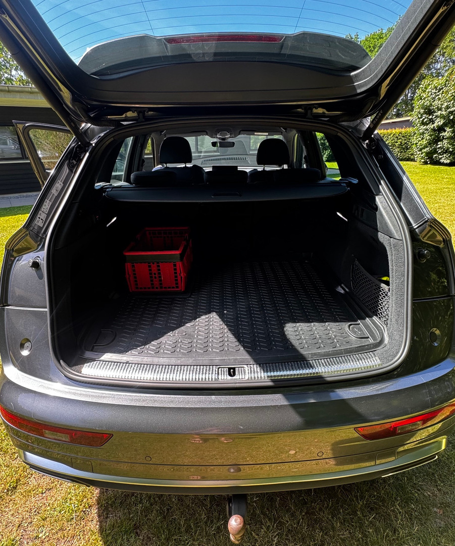 Grå Audi Q5 fra 2021