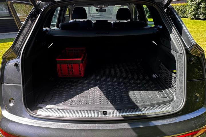 Grå Audi Q5 fra 2021