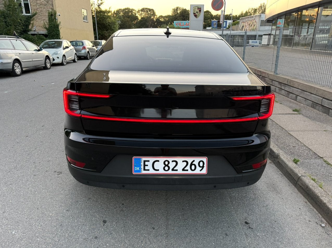 Sort Polestar 2 fra 2023