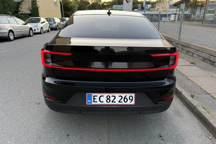 Sort Polestar 2 fra 2023