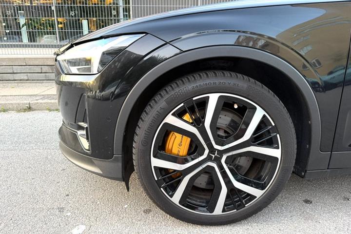Sort Polestar 2 fra 2023