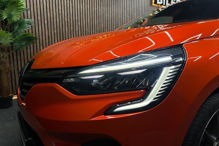 Orange Renault Clio V fra 2021
