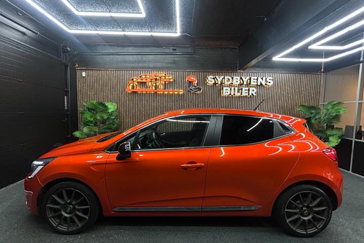 Orange Renault Clio V fra 2021