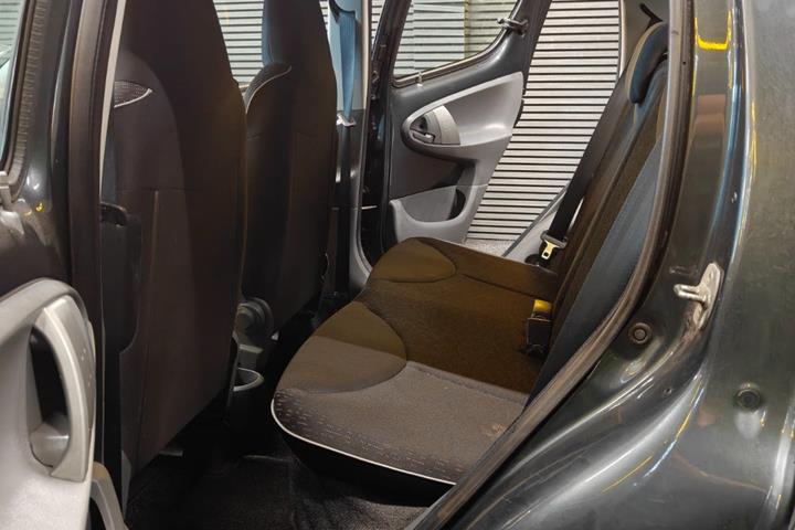 undefined Peugeot 107 fra 2012