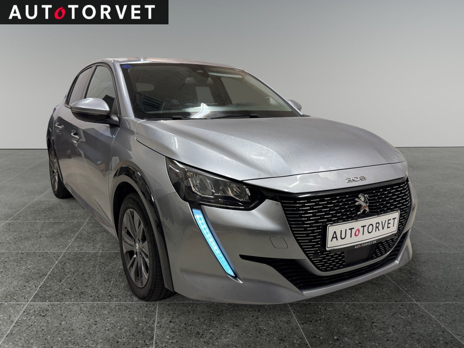 Grå Peugeot e-208 fra 2020