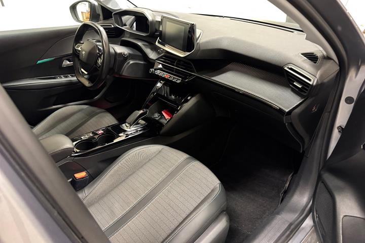 Grå Peugeot e-208 fra 2020