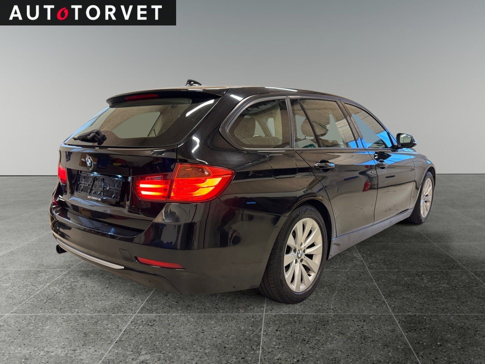 Sort BMW 316i fra 2014