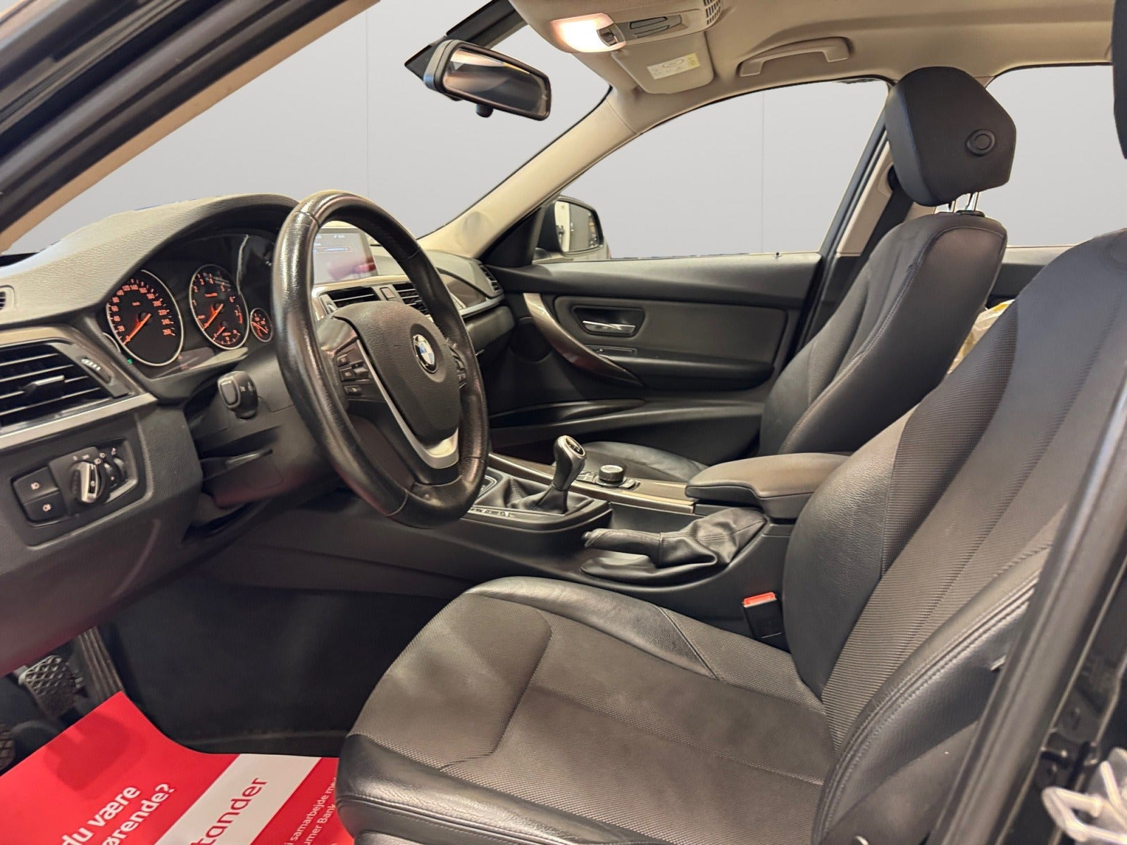Sort BMW 316i fra 2014