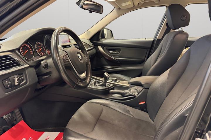 Sort BMW 316i fra 2014