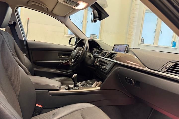 Sort BMW 316i fra 2014
