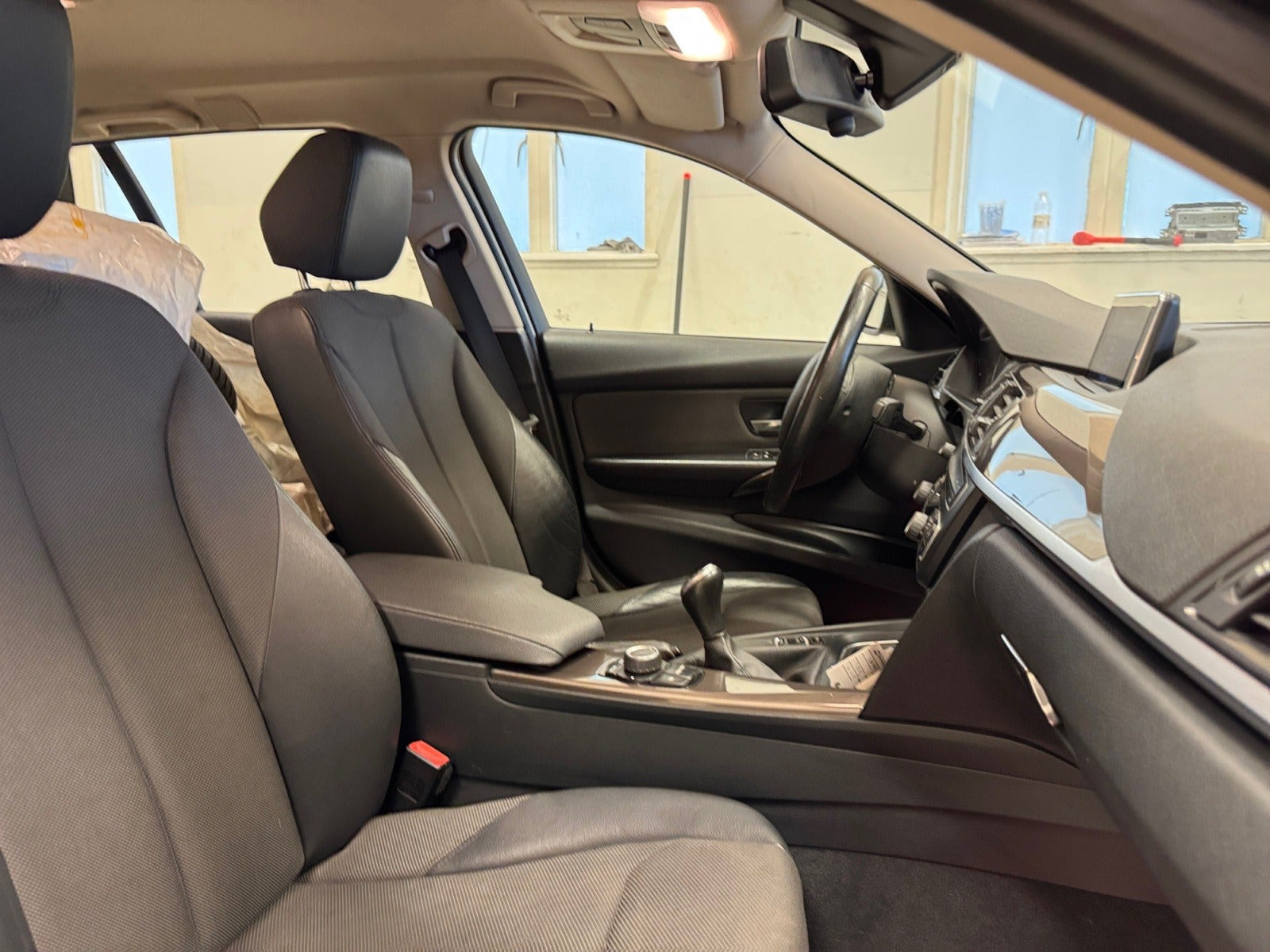 Sort BMW 316i fra 2014