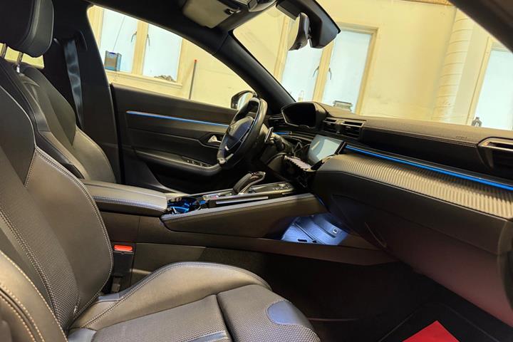 Sort Peugeot 508 fra 2020