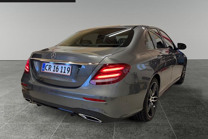 Grå Mercedes E350 d fra 2017