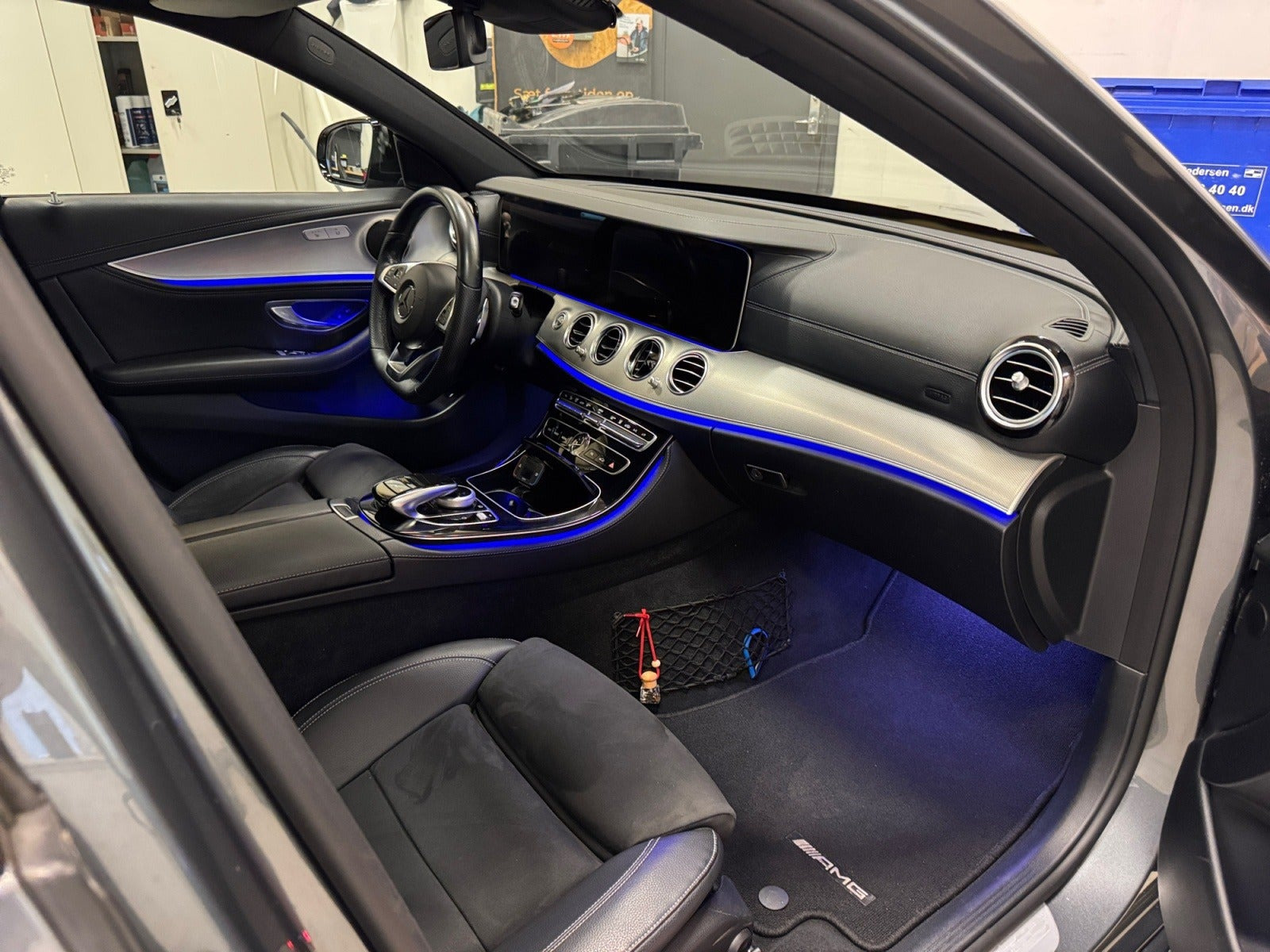 Grå Mercedes E350 d fra 2017