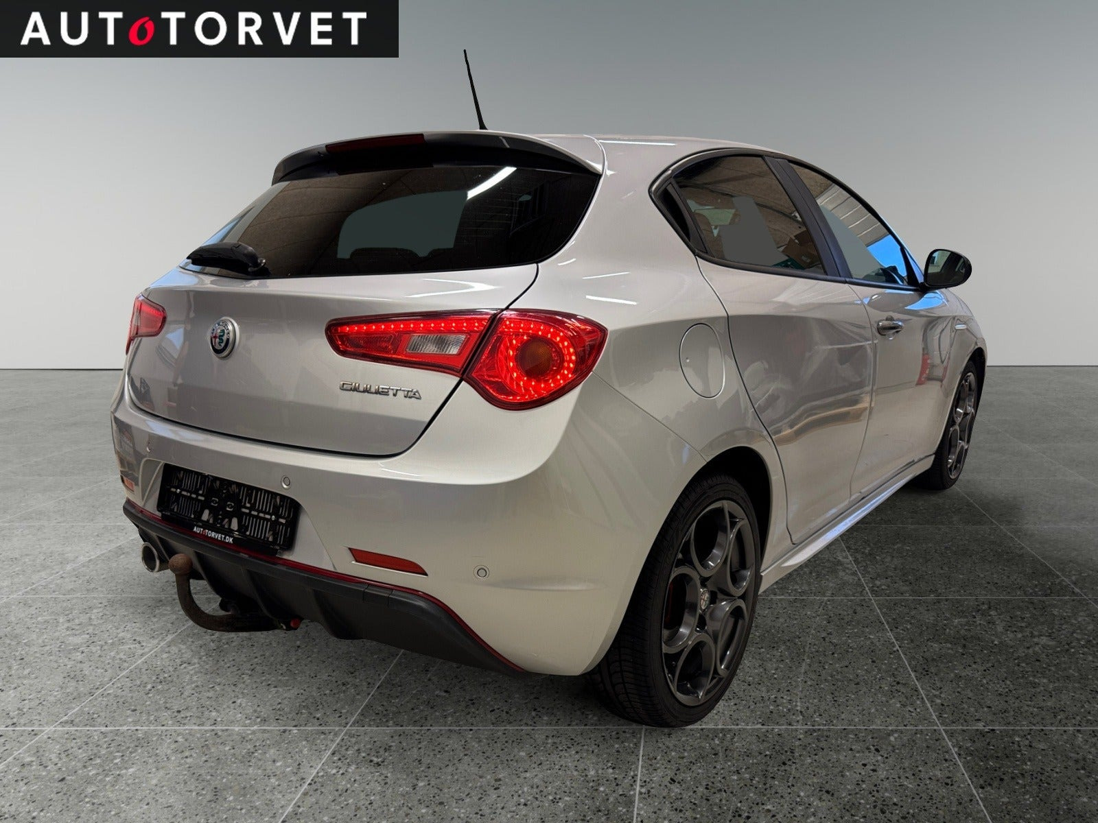 Sølv Alfa Romeo Giulietta fra 2017