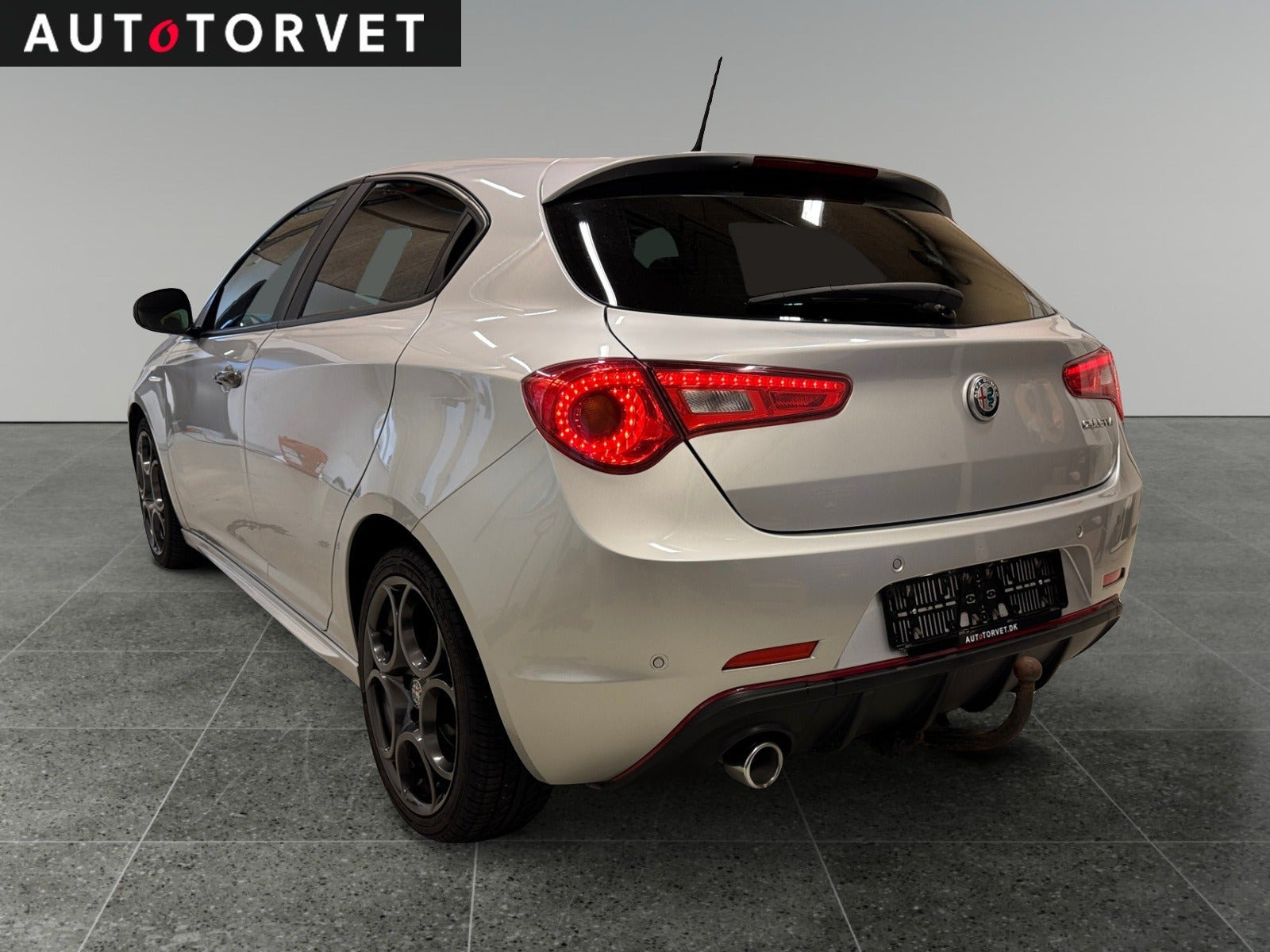 Sølv Alfa Romeo Giulietta fra 2017