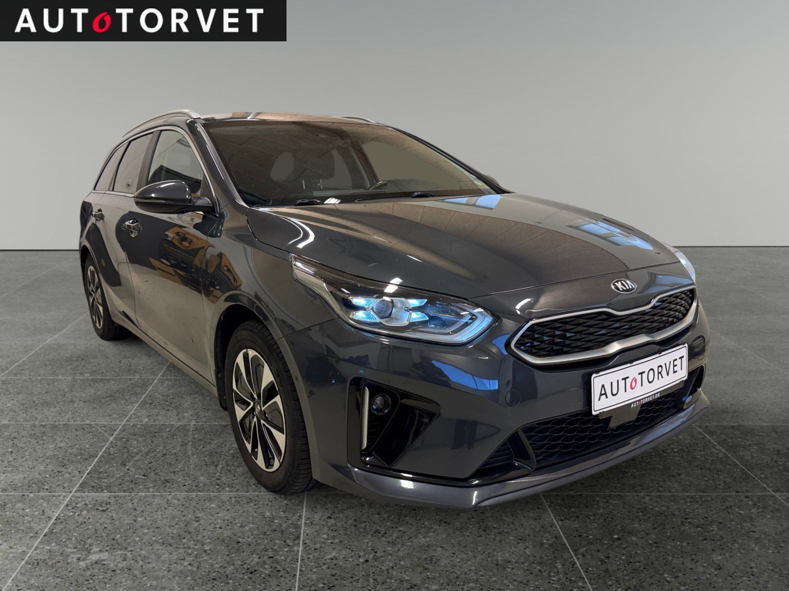 Grå Kia Ceed fra 2021