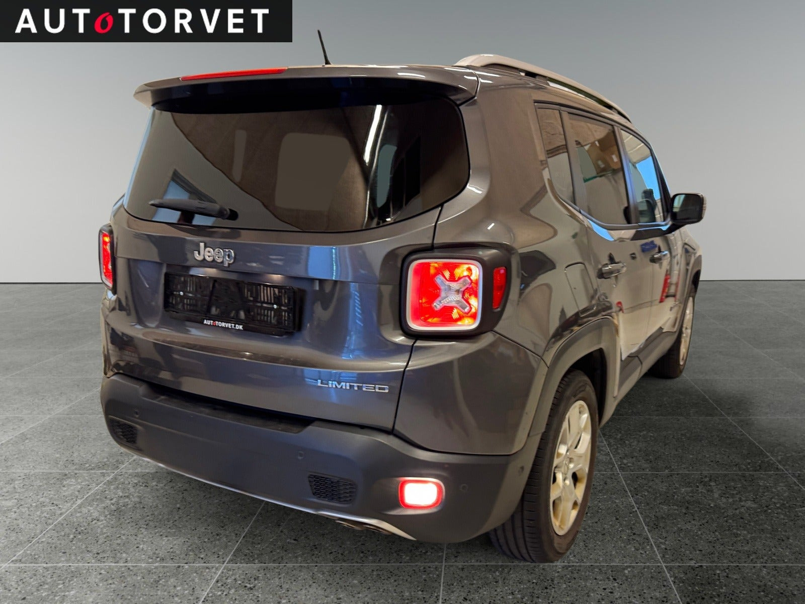 Grå Jeep Renegade fra 2017