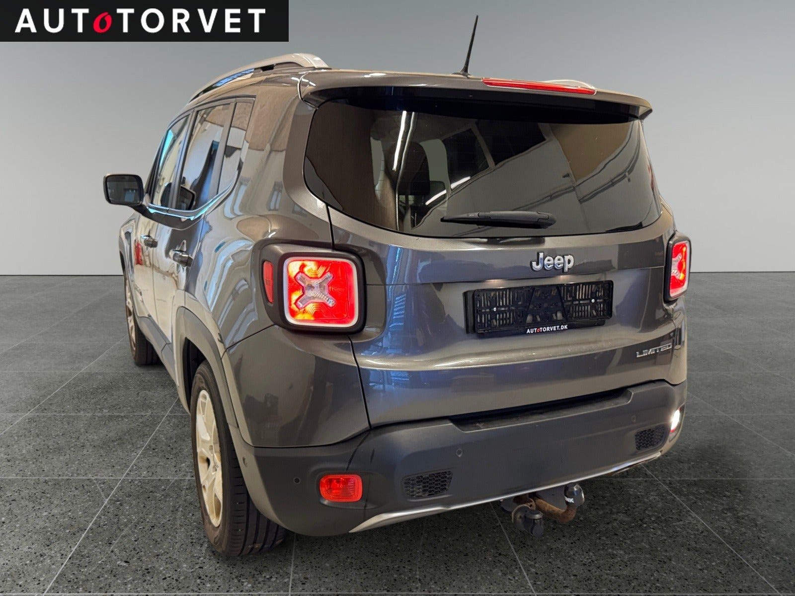 Grå Jeep Renegade fra 2017