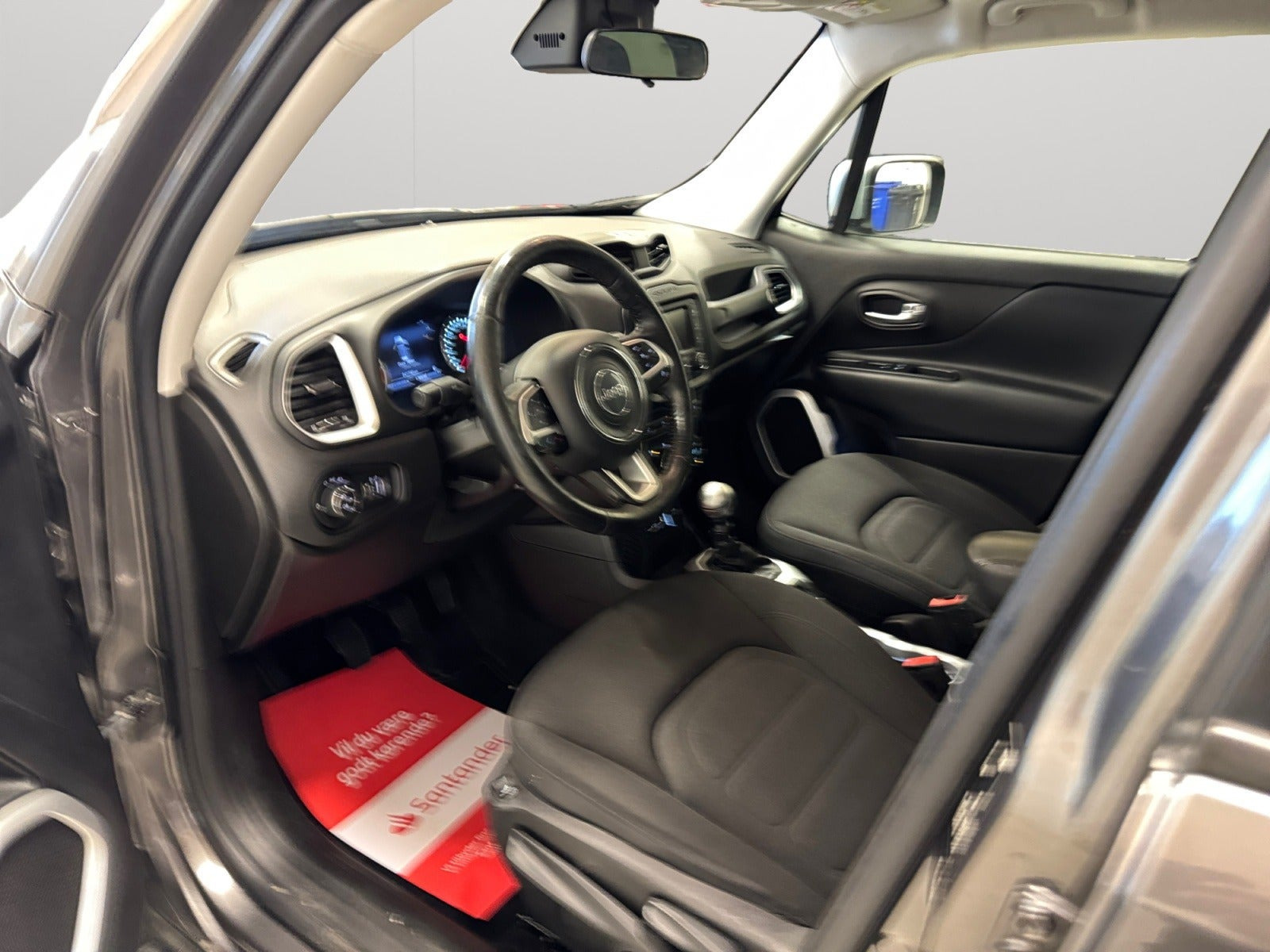Grå Jeep Renegade fra 2017