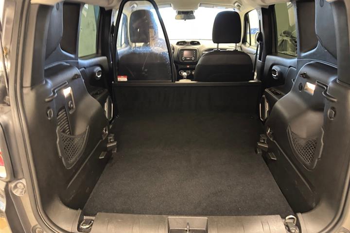 Grå Jeep Renegade fra 2017