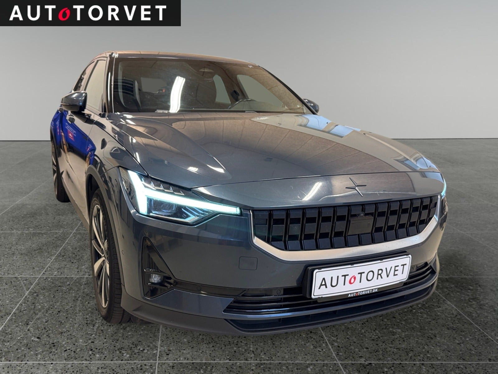 Grå Polestar 2 fra 2022
