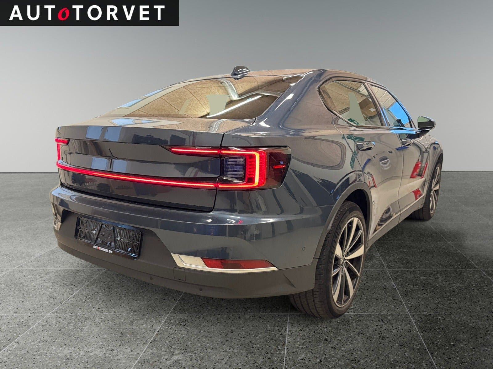 Grå Polestar 2 fra 2022
