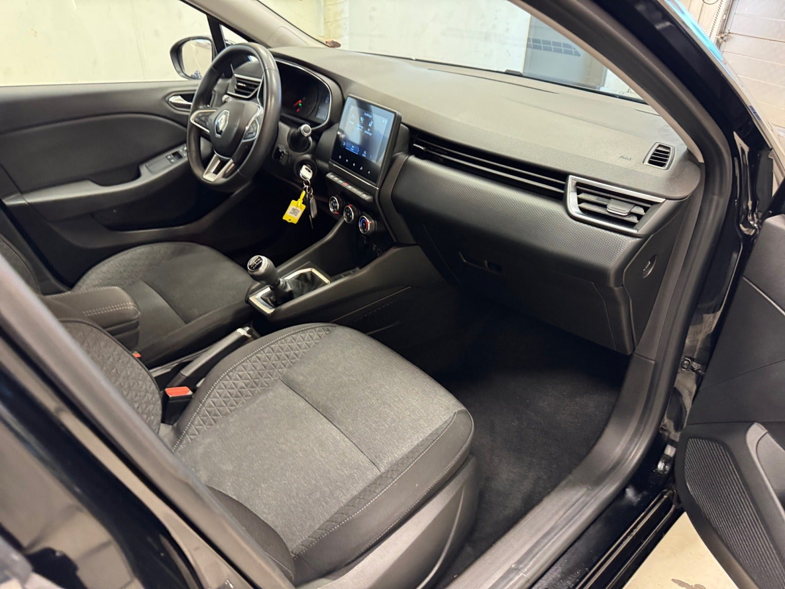 Sort Renault Clio V fra 2020