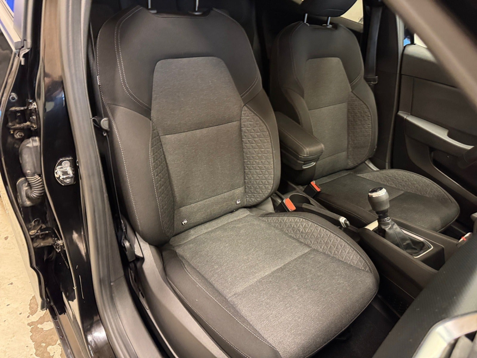 Sort Renault Clio V fra 2020