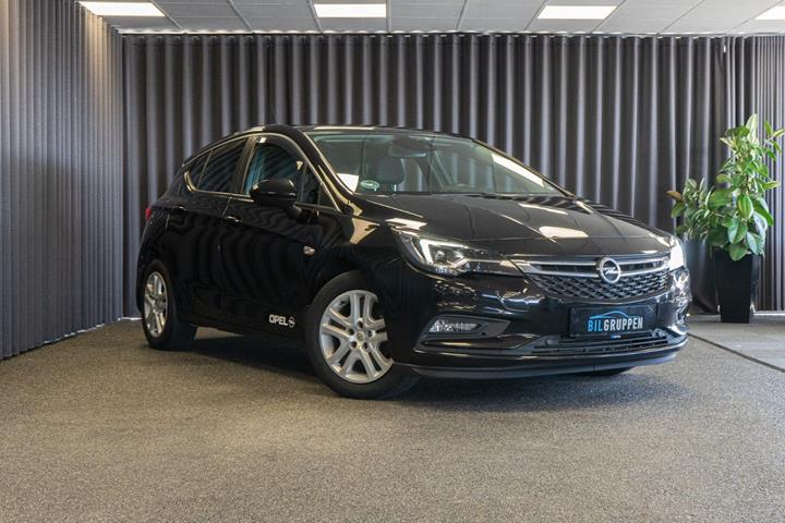 Sort Opel Astra fra 2017