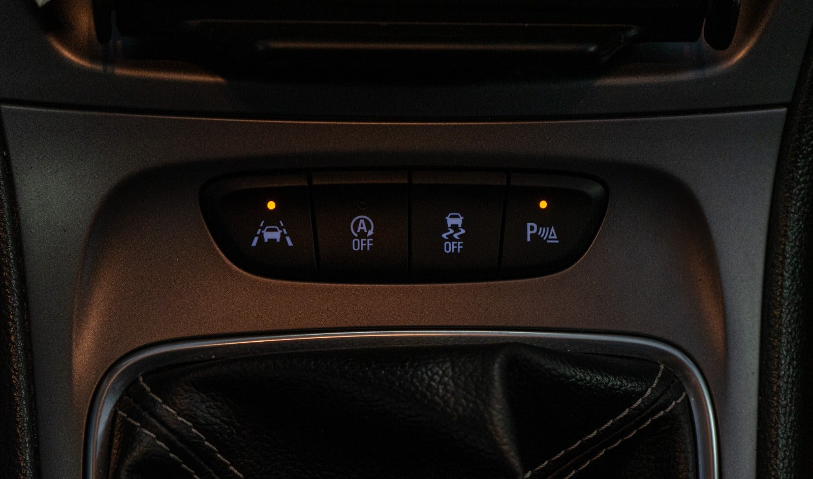 Sort Opel Astra fra 2017