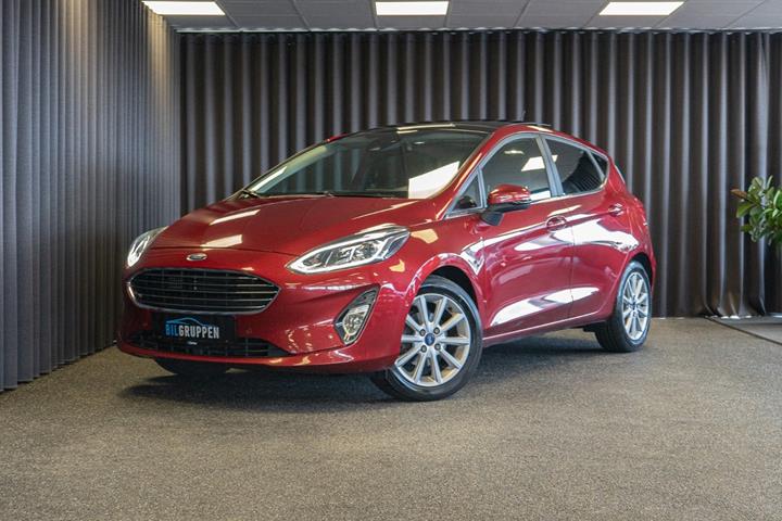 Rød Ford Fiesta fra 2018