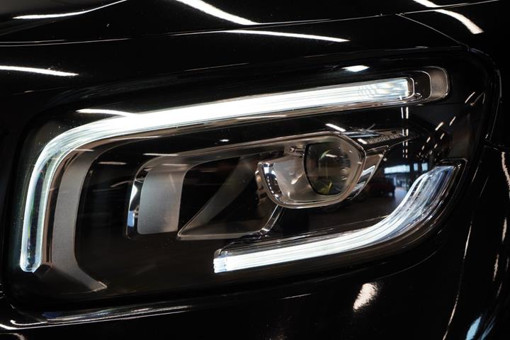 Sort Mercedes GLB200 d fra 2020