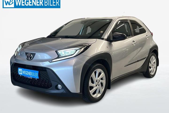 Sølv Toyota Aygo X fra 2022