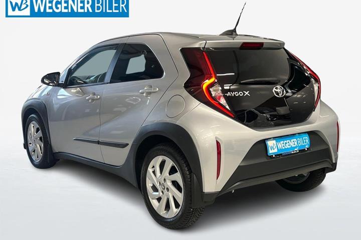 Sølv Toyota Aygo X fra 2022