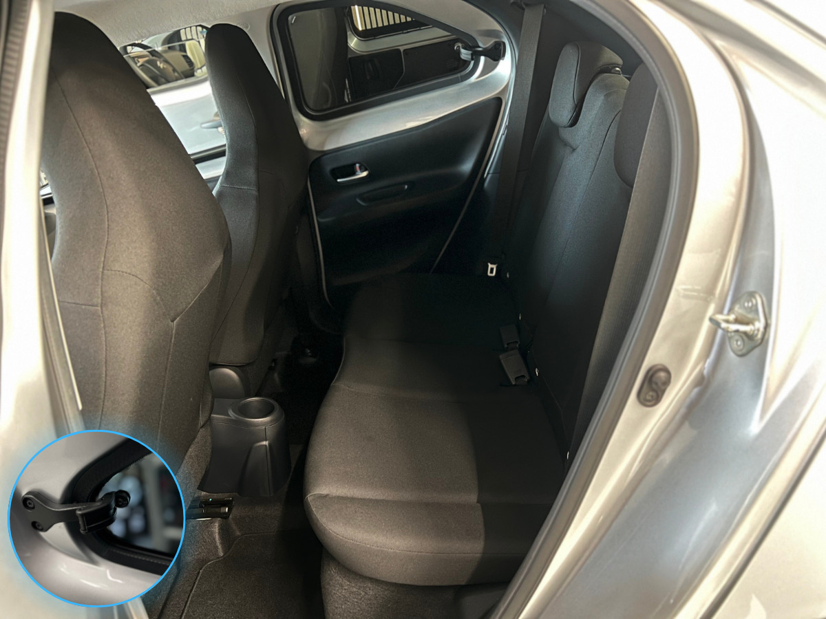 Sølv Toyota Aygo X fra 2022