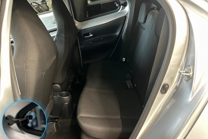 Sølv Toyota Aygo X fra 2022